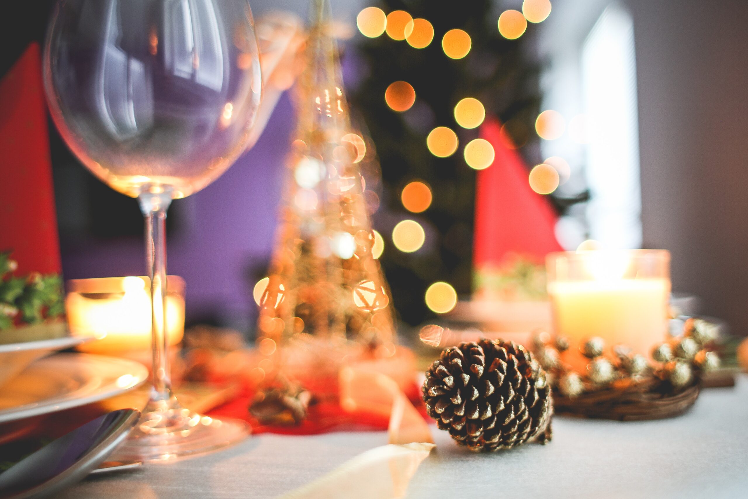 HOW TO HANDLE THE OFFICE CHRISTMAS PARTY