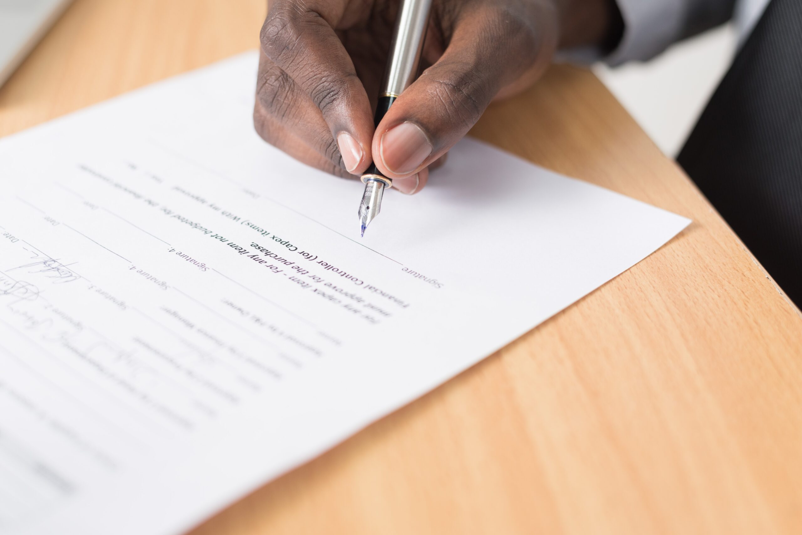 WHAT TO KNOW WHEN YOU’RE SIGNING A NEW CONTRACT